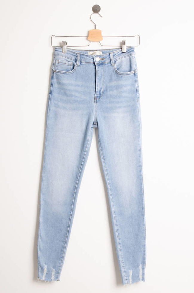 SPODNIE JEANSOWE Z SZARPANIEM PRZY NOGAWCE- WYSOKI STAN