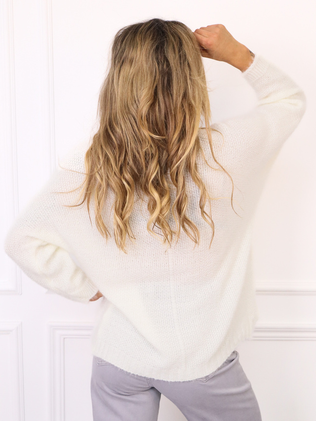 ASYMETRYCZNY SWETER Z DEKOLTEM W SZPIC Z DOMIESZKA WEŁNY I MOHERU- BIAŁY