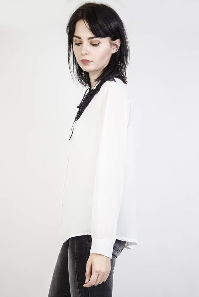 Biała bluzka koszulowa z wiązaniem oraz zdobieniem