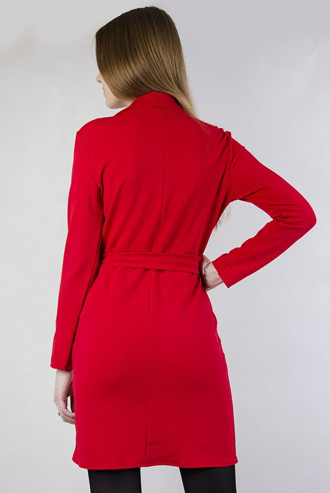 Czerwona szmizjerka z zamkiem z boku oraz wiązaniem