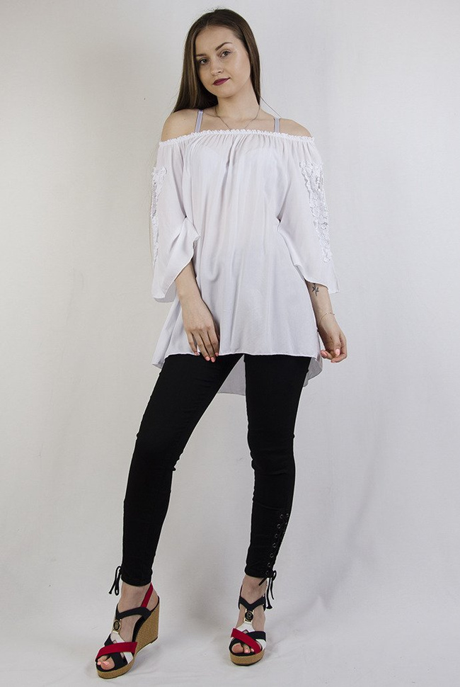 Biała, prosta hiszpanka z ażurową wstawką