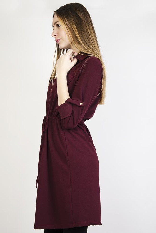 Bordowa sukienka ze ściągaczem w talii