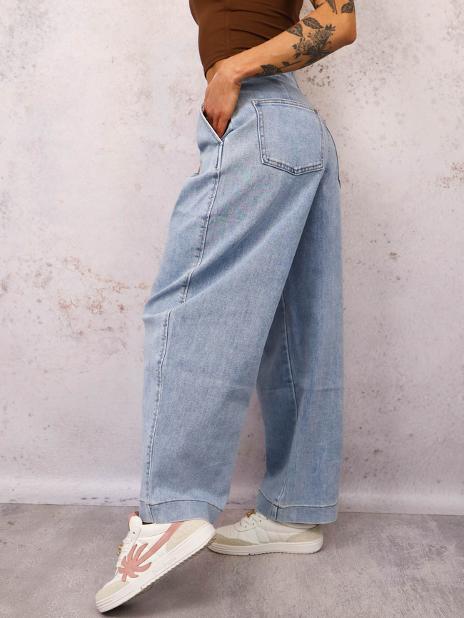 SPODNIE JEANSOWE MOM FIT- JASNY JEANS