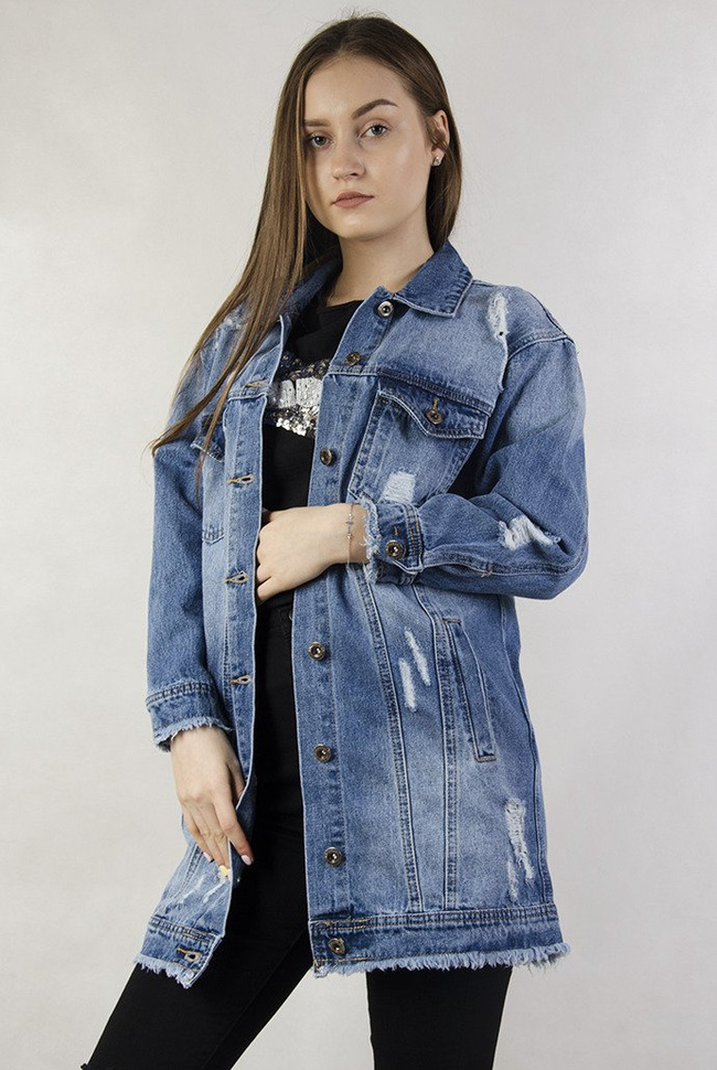 Ciemna kurtka jeansowa przedłużana z szarpaniem na dole