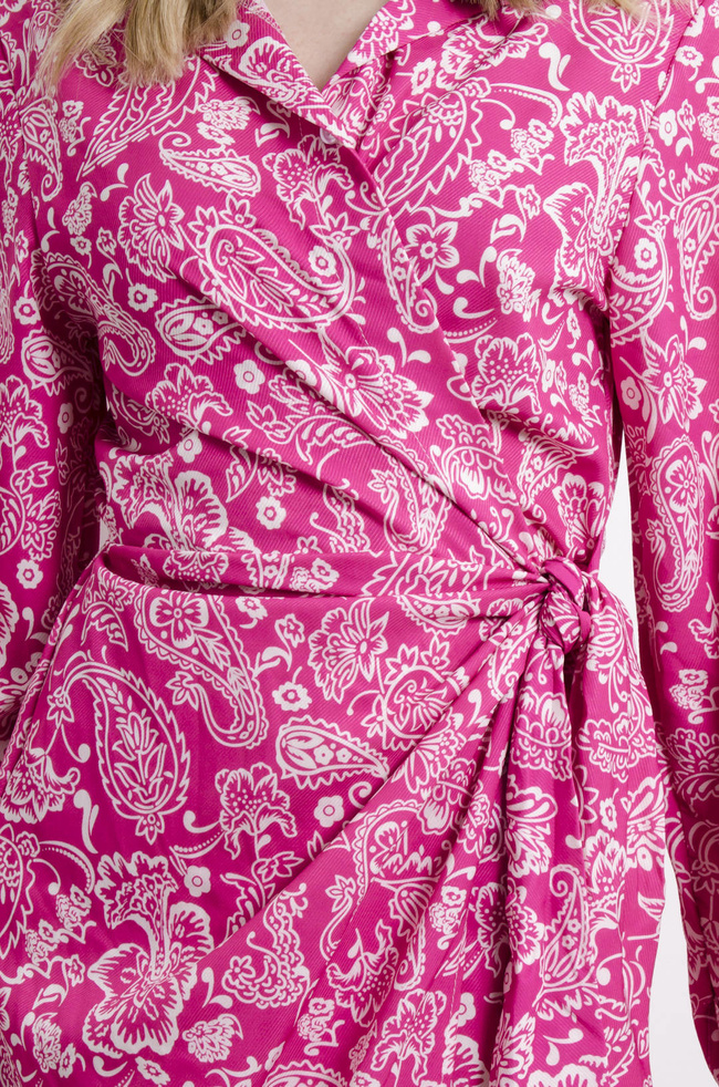 SUKIENKA RÓŻOWA WIĄZANA W PASIE 