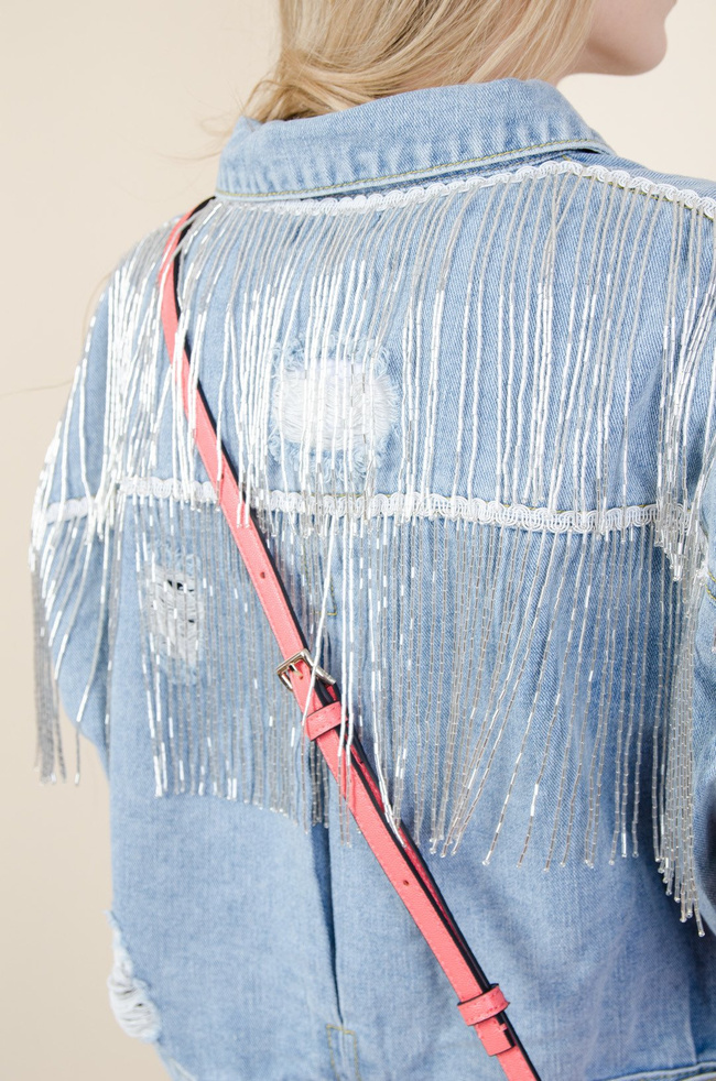 KURTKA JEANSOWA Z FRĘDZLAMI NA PLECACH