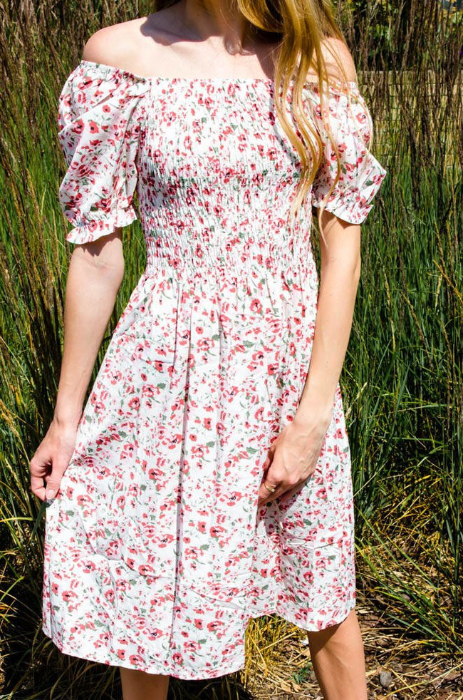 BIAŁA SUKIENKA Z BUFKAMI W RÓŻOWE KWIATY