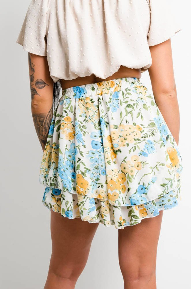 BIAŁA ROZKLOSZOWANA ZWIEWNA SPÓDNICA W KWIATY