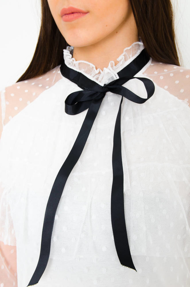 BIAŁA TIULOWA BLUZKA W KROPKI Z WIĄZANIEM 