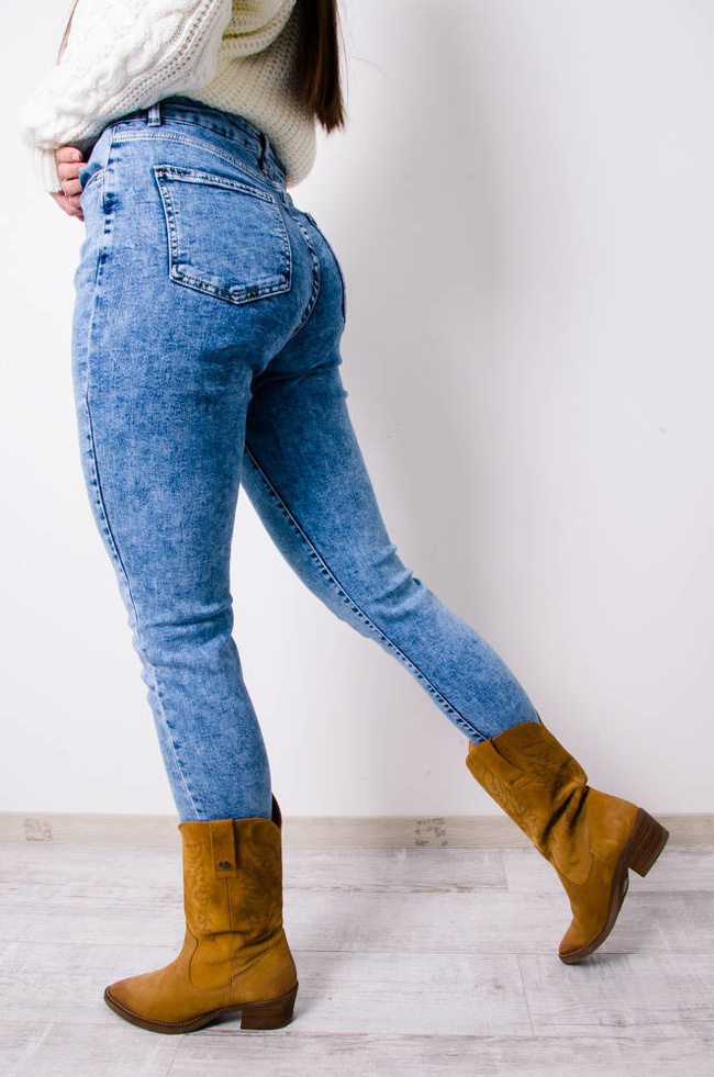 NIEBIESKIE DEKATYZOWANE SPODNIE JEANSOWE Z WYSOKIM STANEM