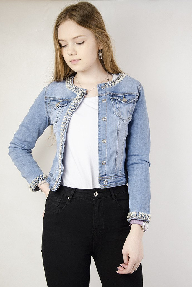 Jeansowa kurtka z perełkami