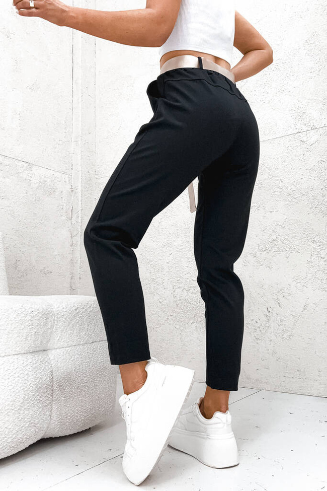 CZARNE SPODNIE Z KIESZENIAMI I ZŁOTYM PASKIEM