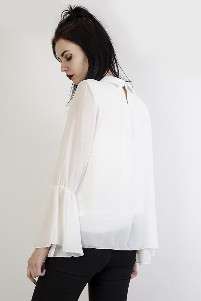 Biała bluzka koszulowa z kołnierzykiem i koronkowym dołem