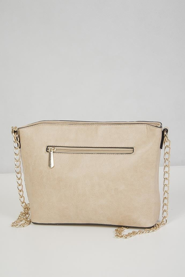 Beżowa torebka na złotym łańcuszku