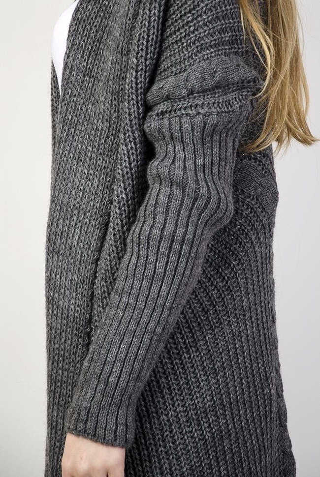 Ciemnoszary sweter kardigan z wywijanym kołnierzem