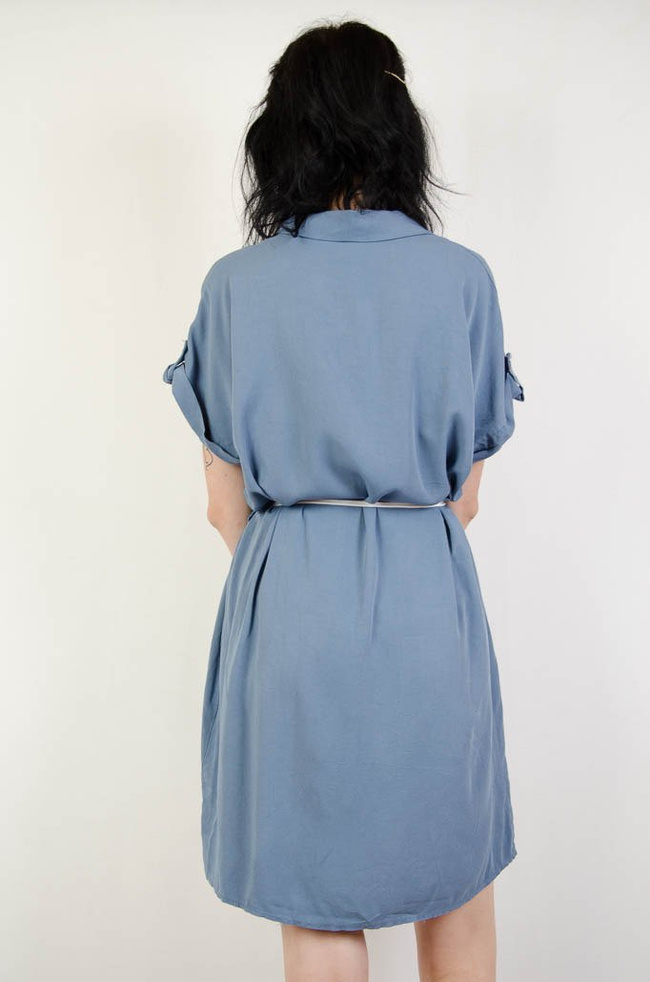 NIEBIESKA SUKIENKA SZMIZJERKA WIĄZANA W PASIE 