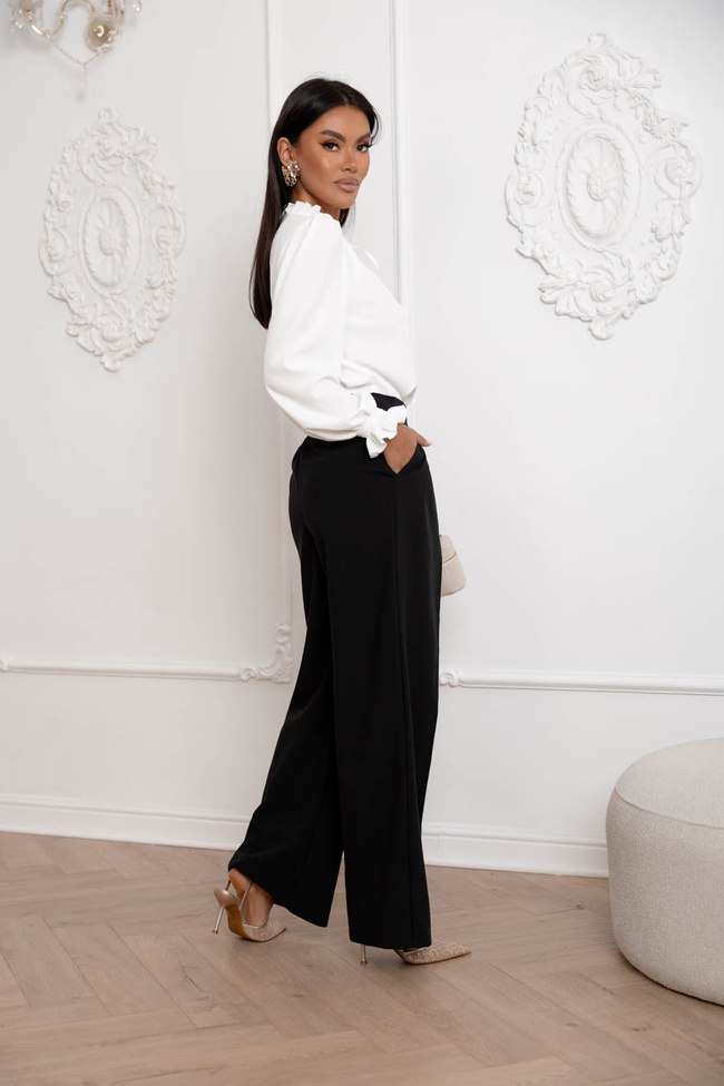 BLUZKA Z FALBANKĄ POD SZYJĄ I NA RĘKAWACH- ECRU