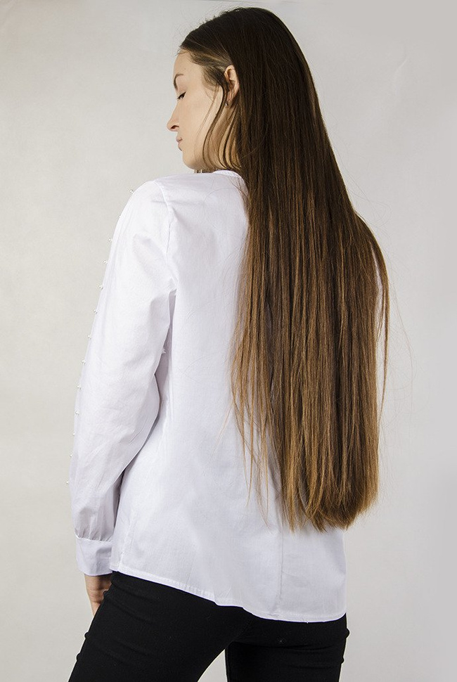 Biała bluzka koszulowa z perełkami