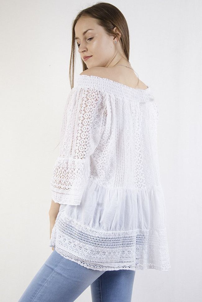 Biała ażurowa bluzka z falbanką na dole