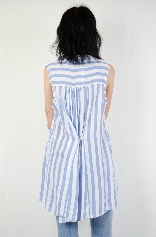 BIAŁO NIEBIESKA PRZEDŁUŻANA BLUZKA W PASKI