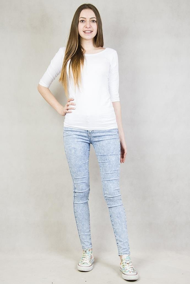 Biała bluzka dekolt w serek z wyciętym tyłem