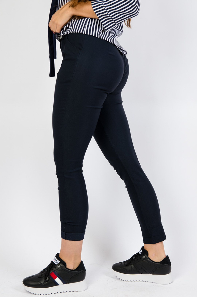 Spodnie cygaretki z paskiem 