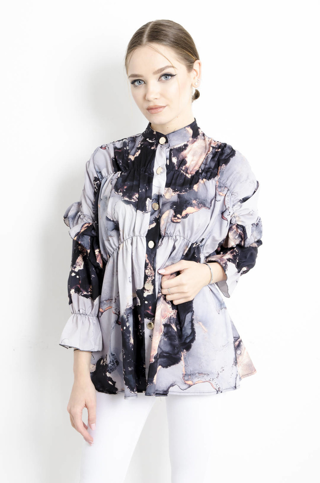 KOSZULA MARMURKOWA Z FALBANAMI NA RĘKAWACH - CZARNA