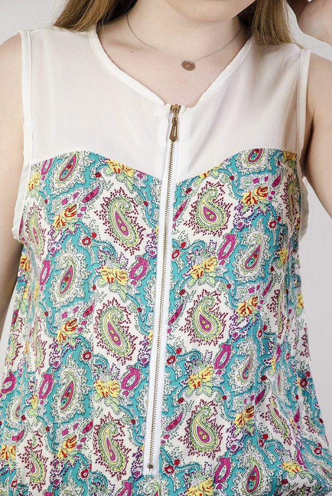 Kombinezon z zamkiem na środku