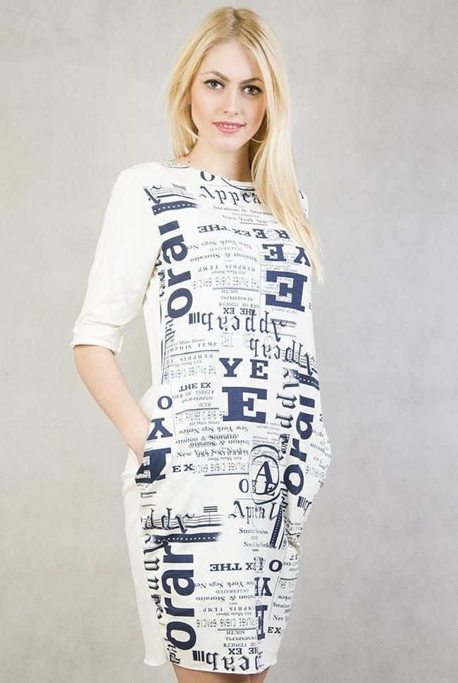 Biała tunika z napisami