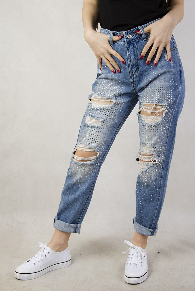 Spodnie jeansowe typu boyfriend z cyrkoniami i dziurami