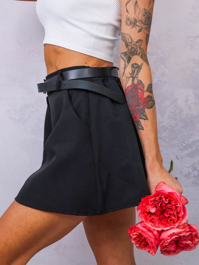SZORTY MATERIAŁOWE Z SZEROKIMI NOGAWKAMI+ PASEK- CZARNE