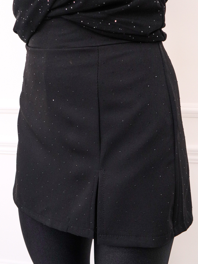 SPÓDNICO SPODENKI ZDOBIONE W CZARNE CEKINY