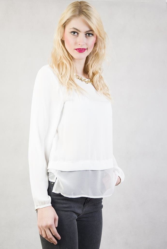Biała bluzka z przedłużanym tyłem