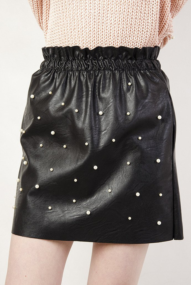 Czarna spódnica z koralikami