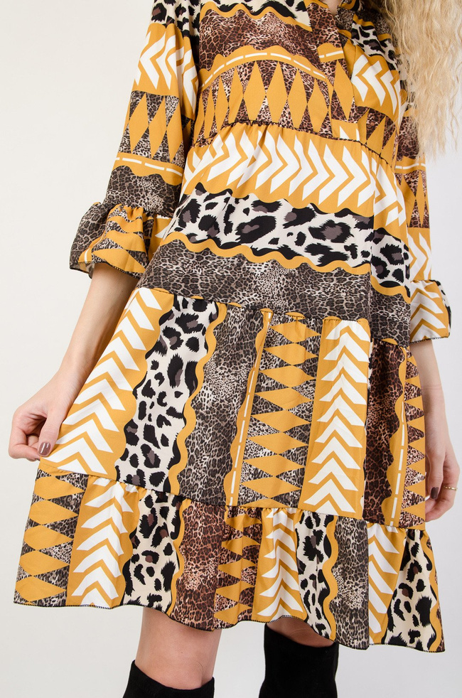 Żółta sukienka w panterkę 