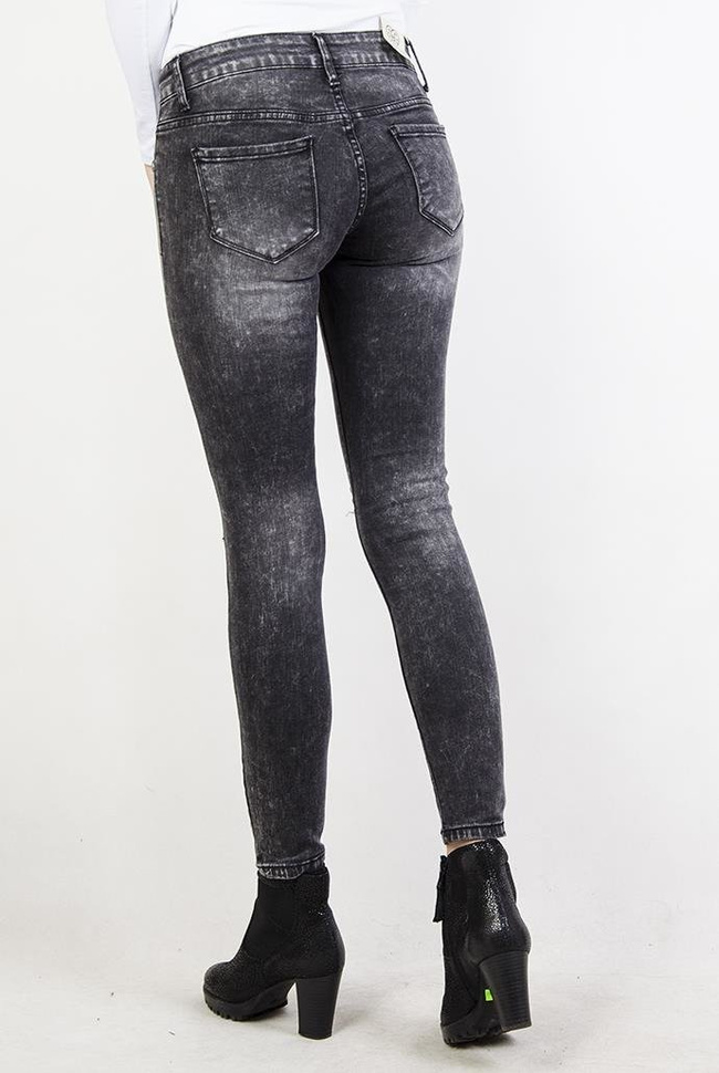 Szare spodnie jeansowe z ćwiekami i wycięciem