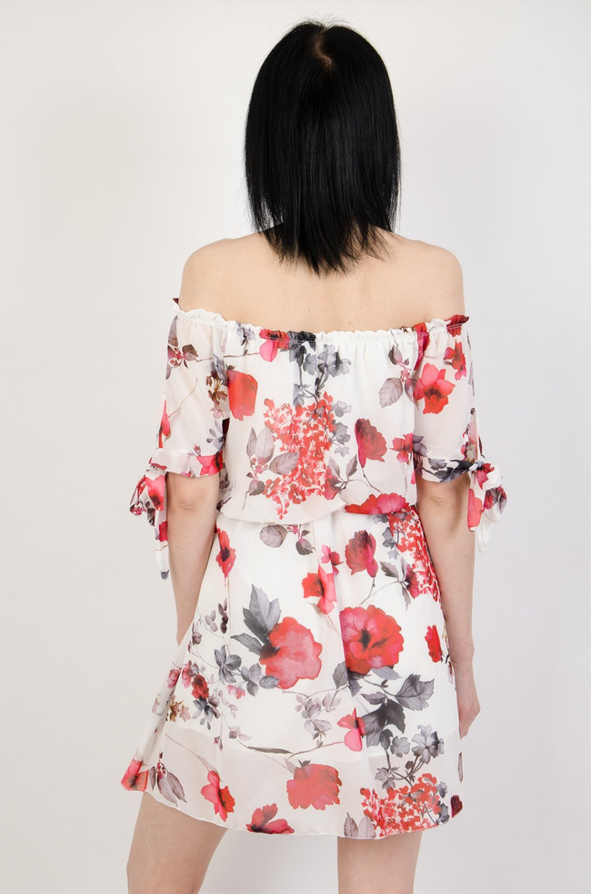 Biała sukienka hiszpanka w kwiaty