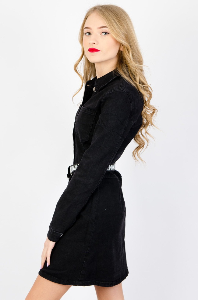 Długa czarna taliowana sukienka jeansowa