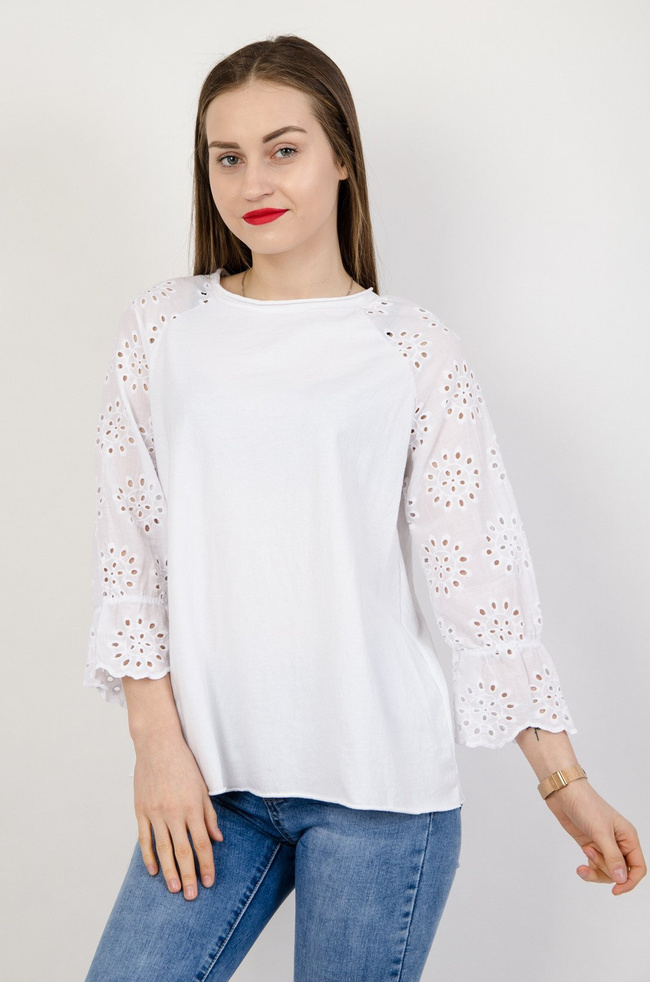 Biała bluzka z ażurowymi rękawami