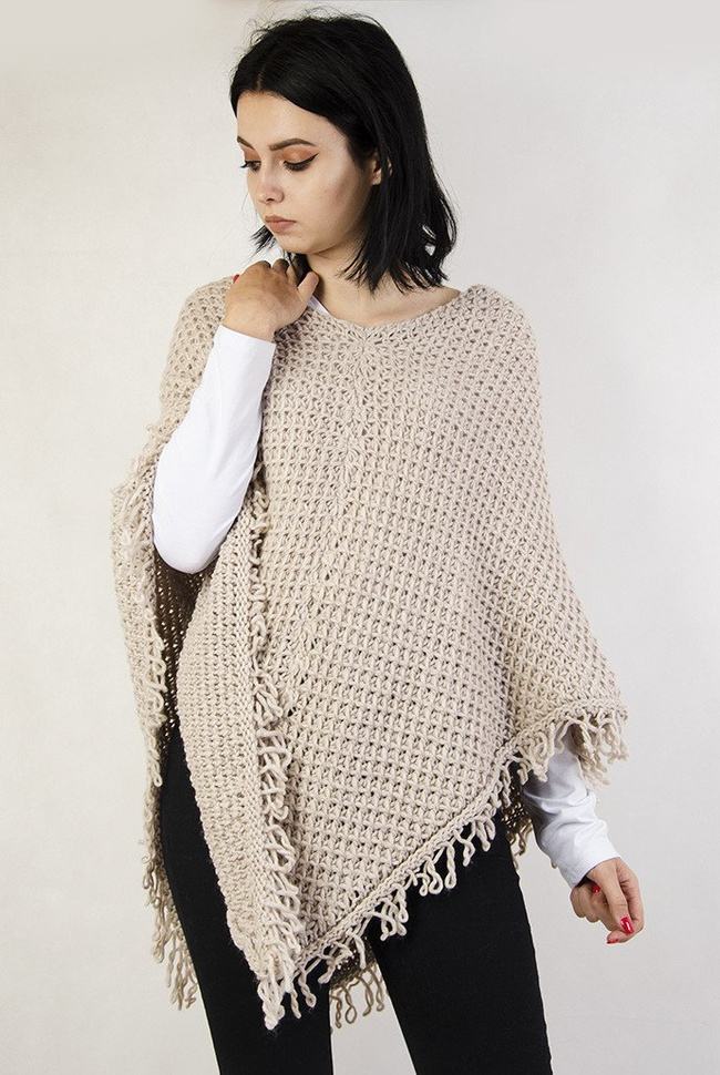 Beżowe sweterkowe ponczo