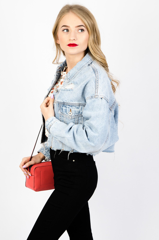 Krótka kurtka jeansowa oversize z przetarciami