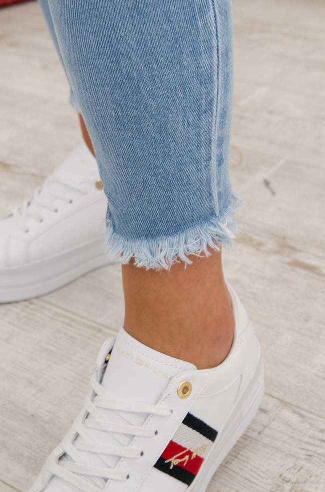 JASNE SPODNIE JEANSOWE Z DZIURAMI PRZÓD TYŁ