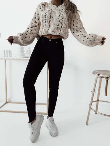 CZARNE PRZYLEGAJĄCE SPODNIE PUSH UP