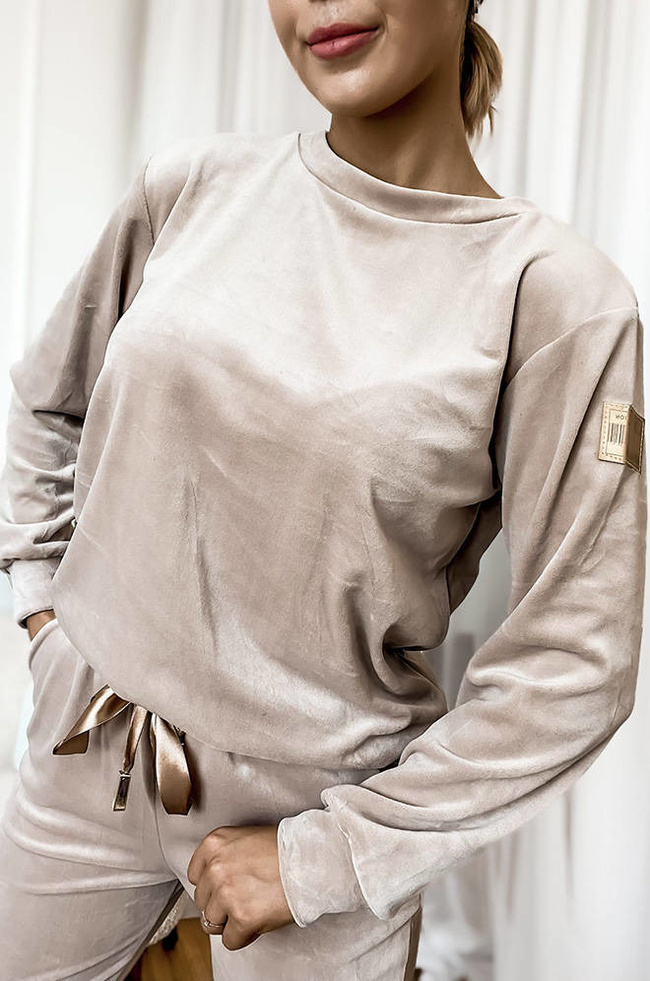 KOMPLET DRESOWY WELUROWY Z OZDOBNĄ NASZYWKĄ- BEŻOWY