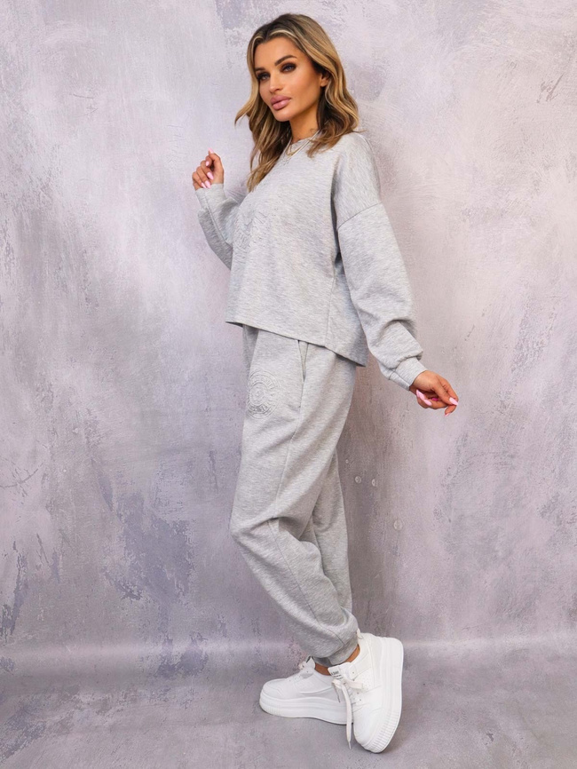 KOMPLET DRESOWY BLUZA Z WYTŁOCZONYM NADRUKIEM+ SPODNIE- SZARY
