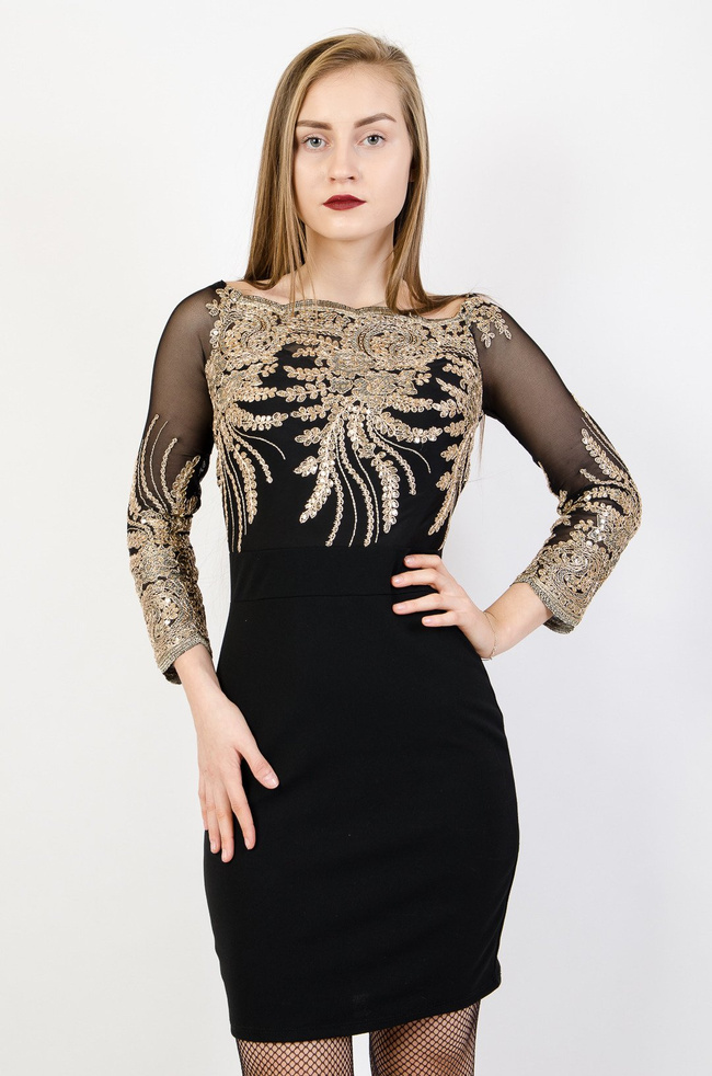 Czarna ołówkowa sukienka ze złotymi zdobieniami