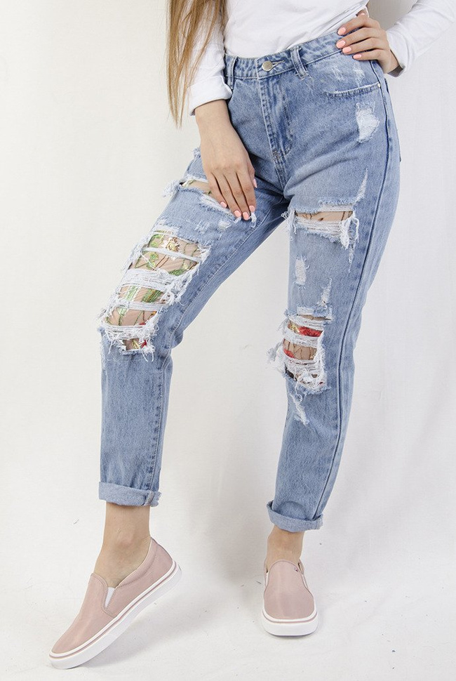 Spodnie jeansowe typu boyfriend z haftowanymi wstawkami