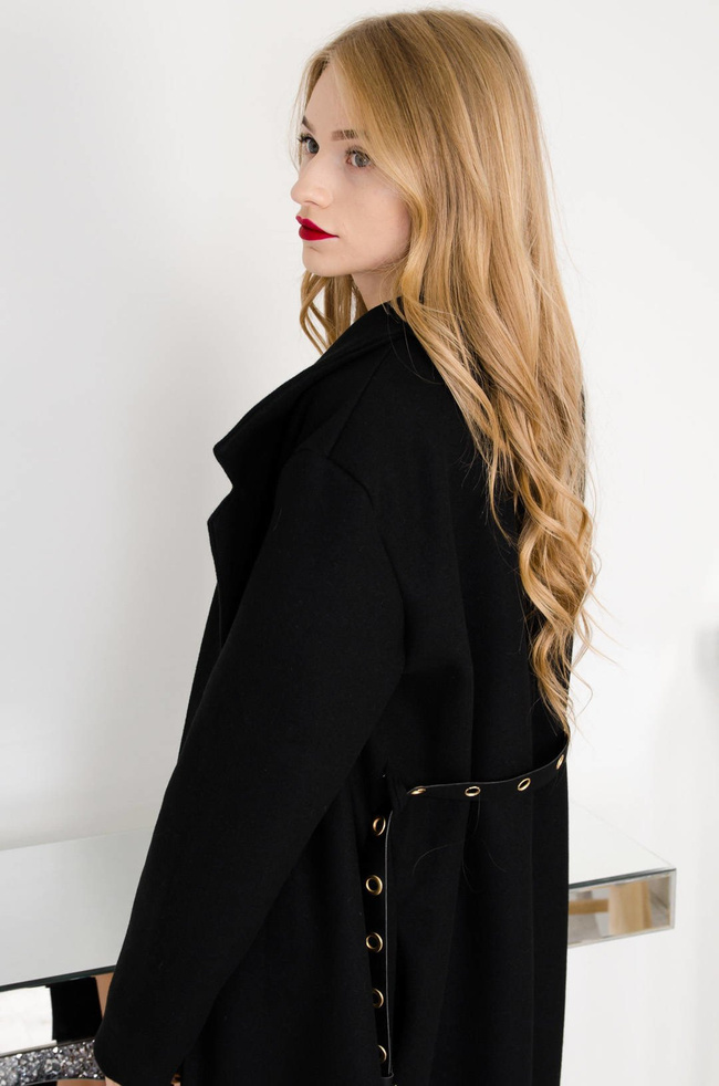 CZARNY DŁUGI PŁASZCZ Z PASKIEM