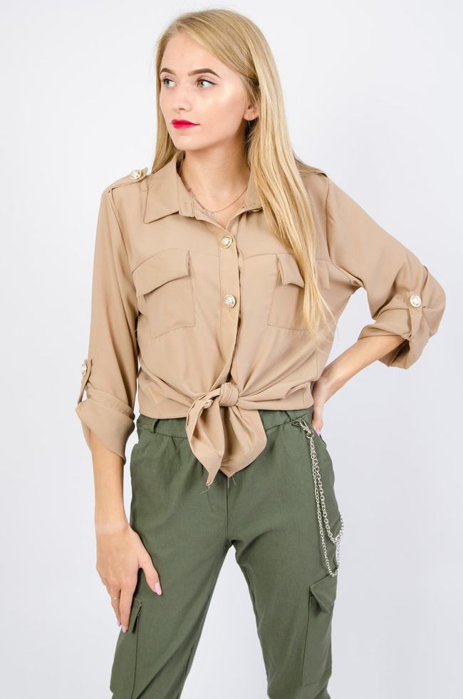 Brązowa bluzka koszulowa ze złotymi guzikami