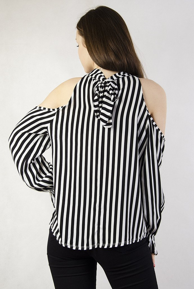 Bluzka w czarno białe pionowe paski